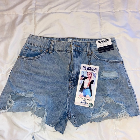 Rewash Ripped High Rise Jean Shorts - Picture 4 of 4